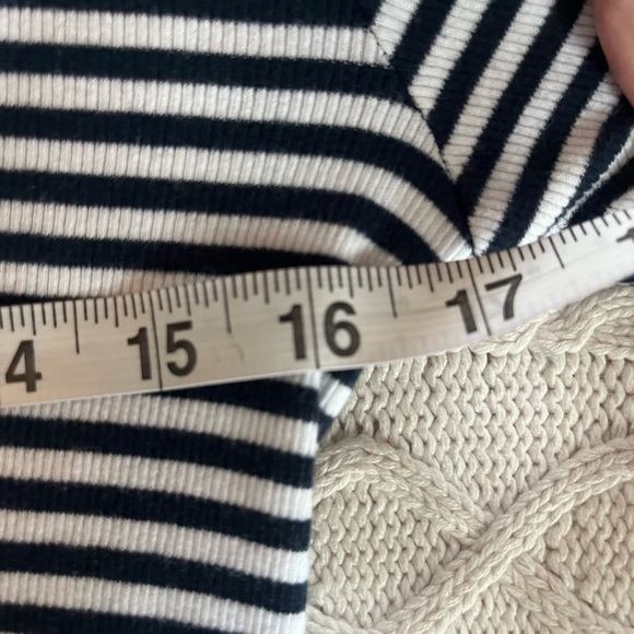 Banana Republic Navy & White Striped Cotton Spandex Top Size Medium - Picture 11 of 12